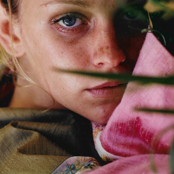 Anna Huling Indian 100% organza poncho sample worn by Mila Kunis in "Seventeen" - Picture 8 of 14